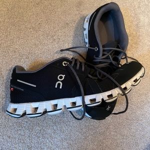 On cloud 2.0 sneakers